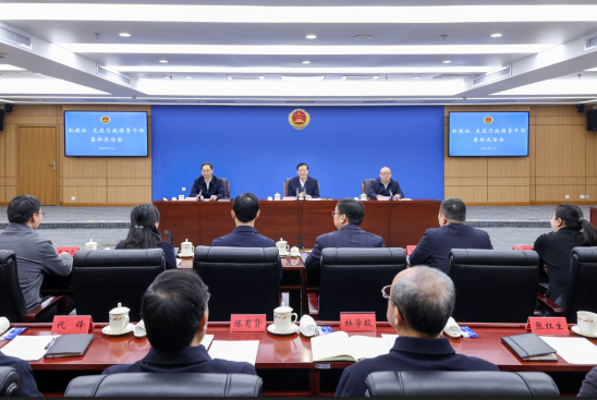 Ӧ������߼������ν��������쵼�ɲ�����̸��